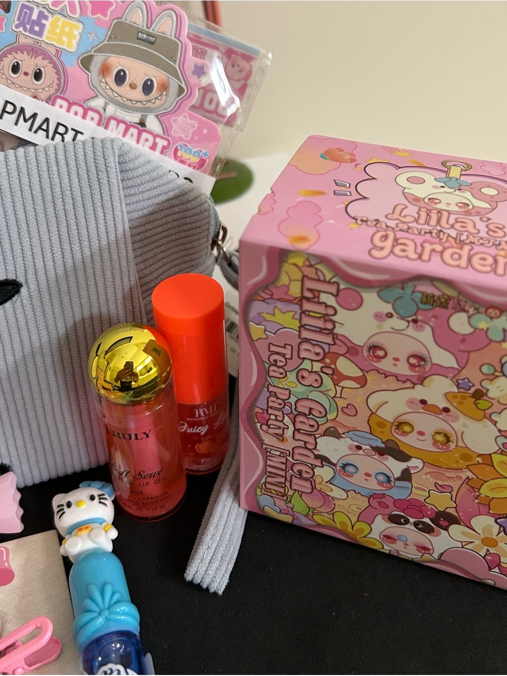 SANRIO BLIND BOX AND BEAUTY BUNDLE - Picture 4 of 7